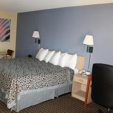 Days Inn By Wyndham Byron Dış mekan fotoğraf