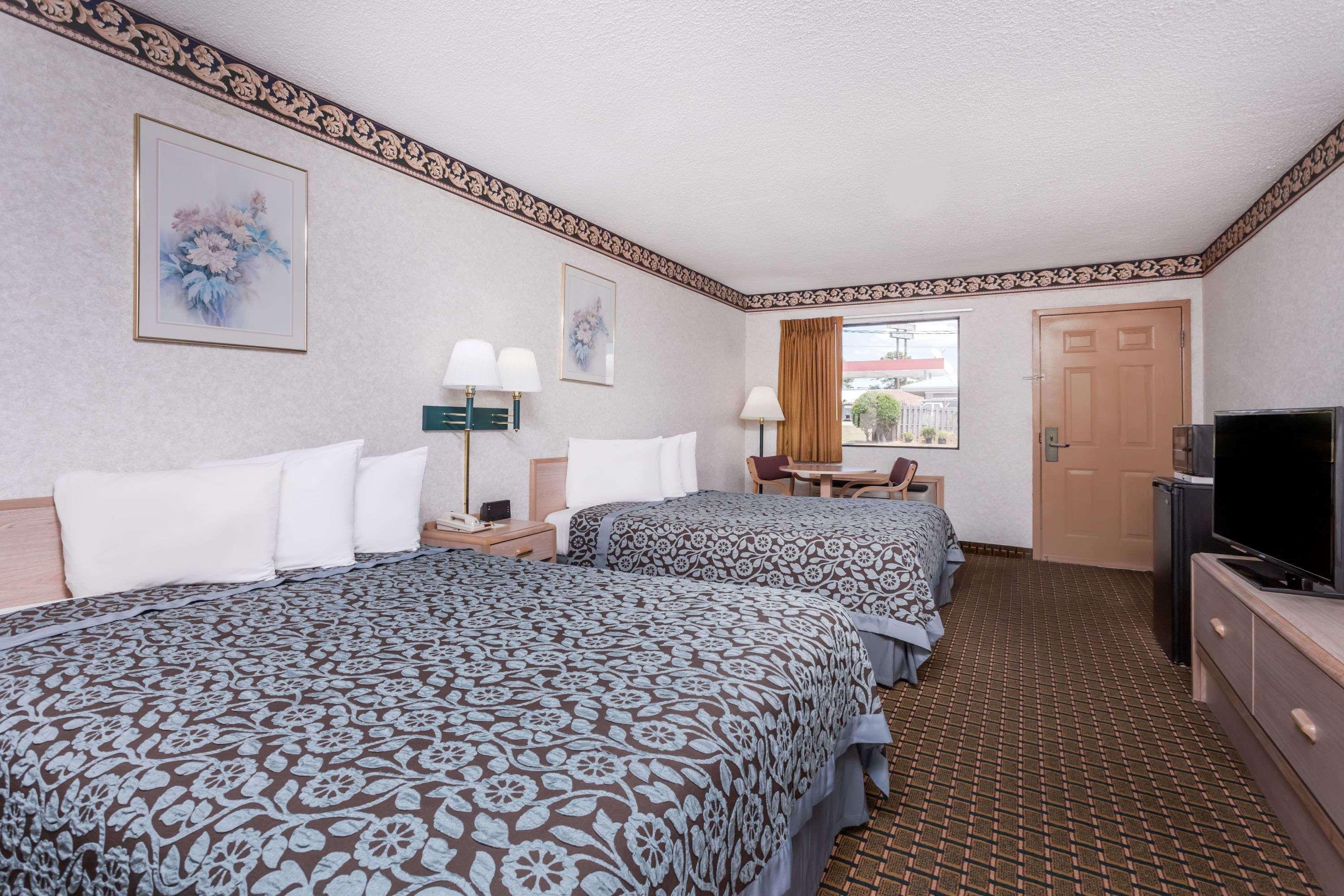 Days Inn By Wyndham Byron Dış mekan fotoğraf