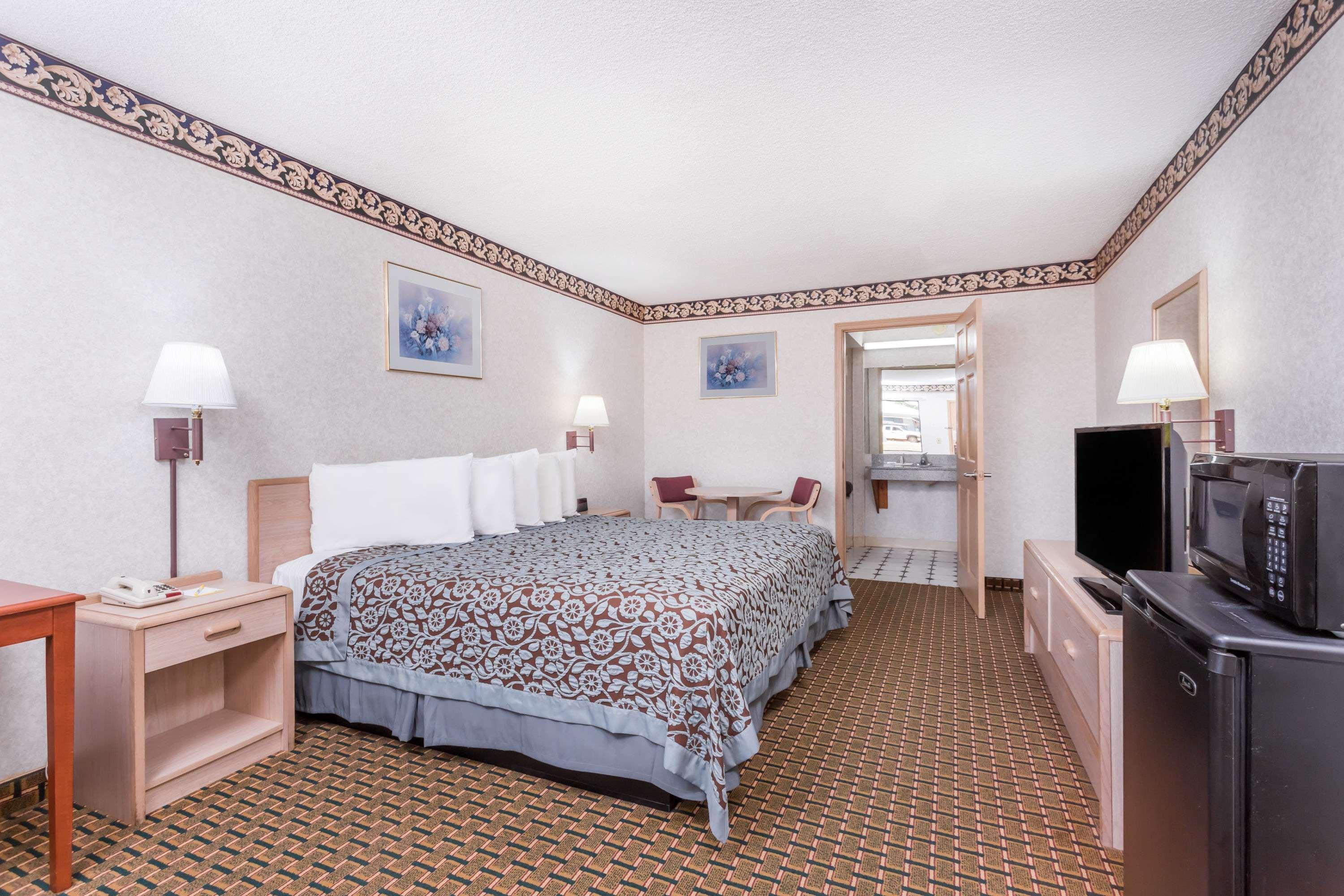 Days Inn By Wyndham Byron Dış mekan fotoğraf
