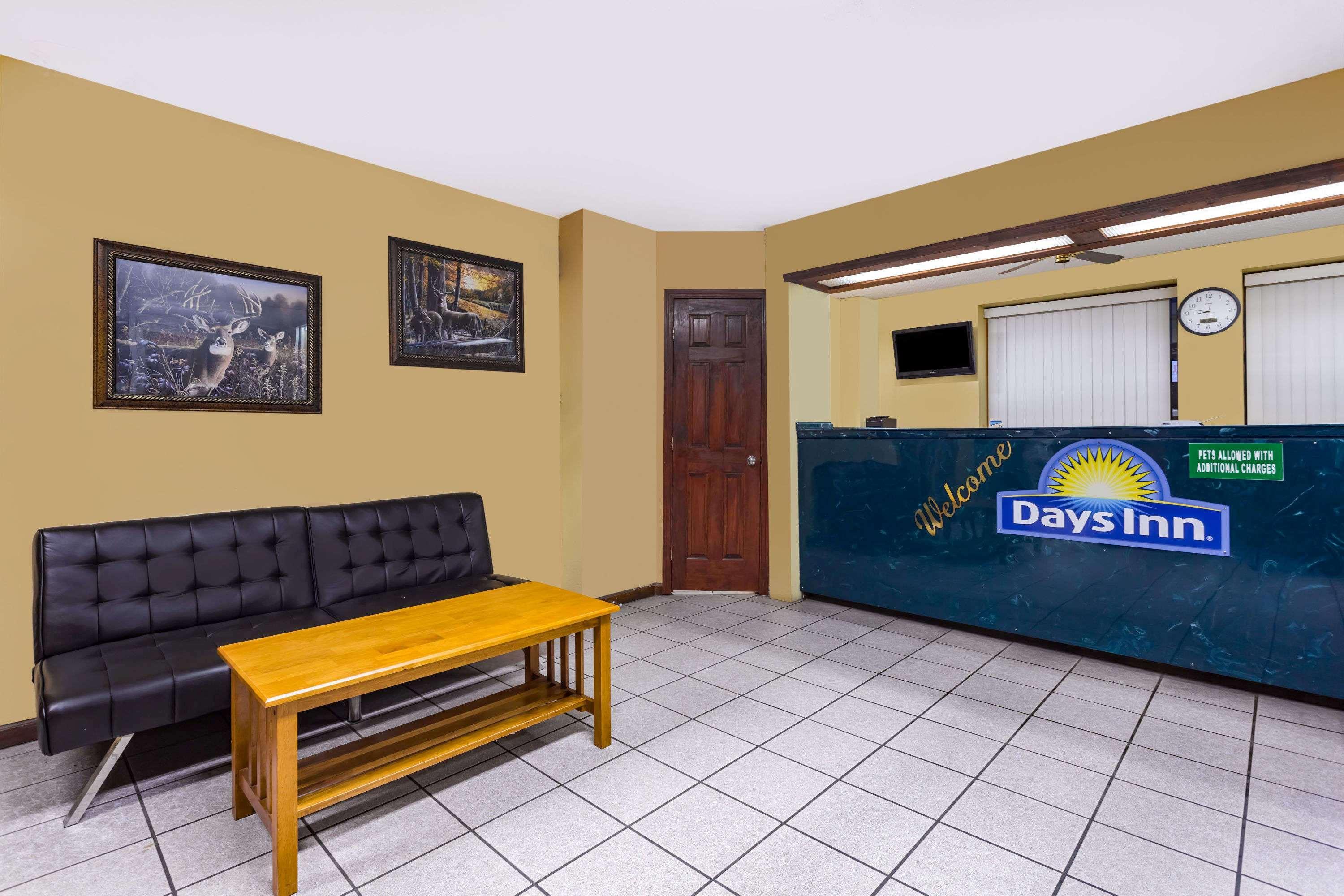 Days Inn By Wyndham Byron Dış mekan fotoğraf