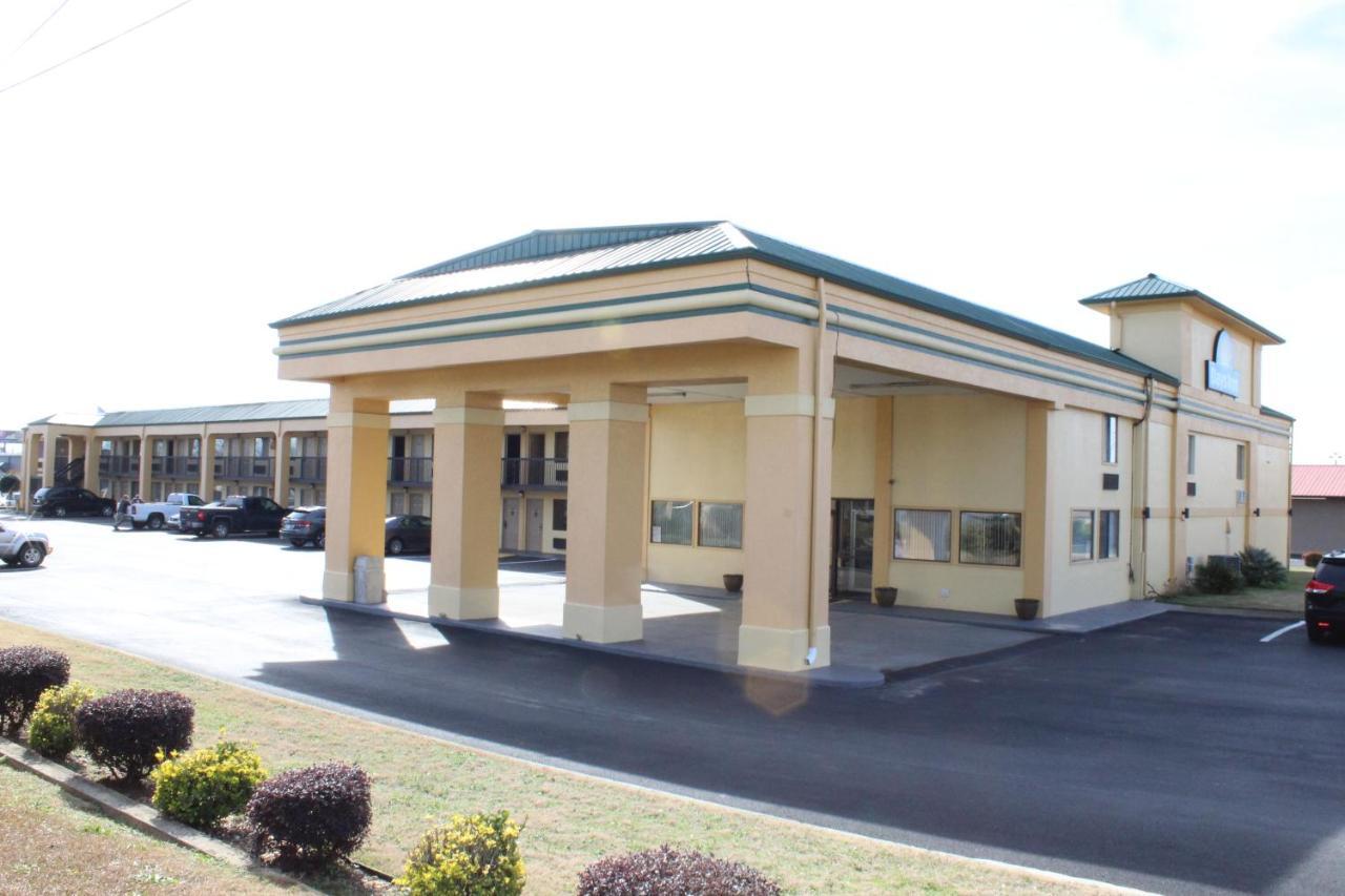 Days Inn By Wyndham Byron Dış mekan fotoğraf
